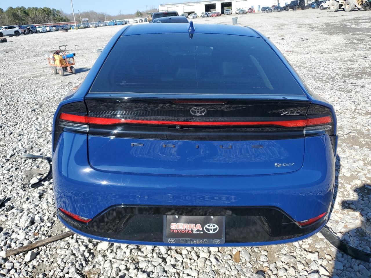 2024 Toyota Prius - Image 6