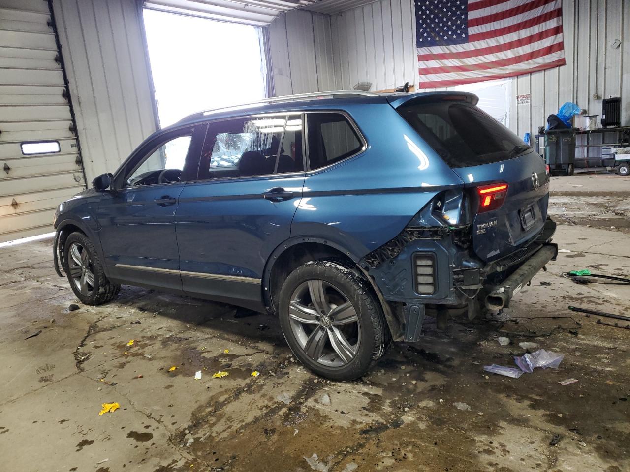 2020 Volkswagen Tiguan - Image 2