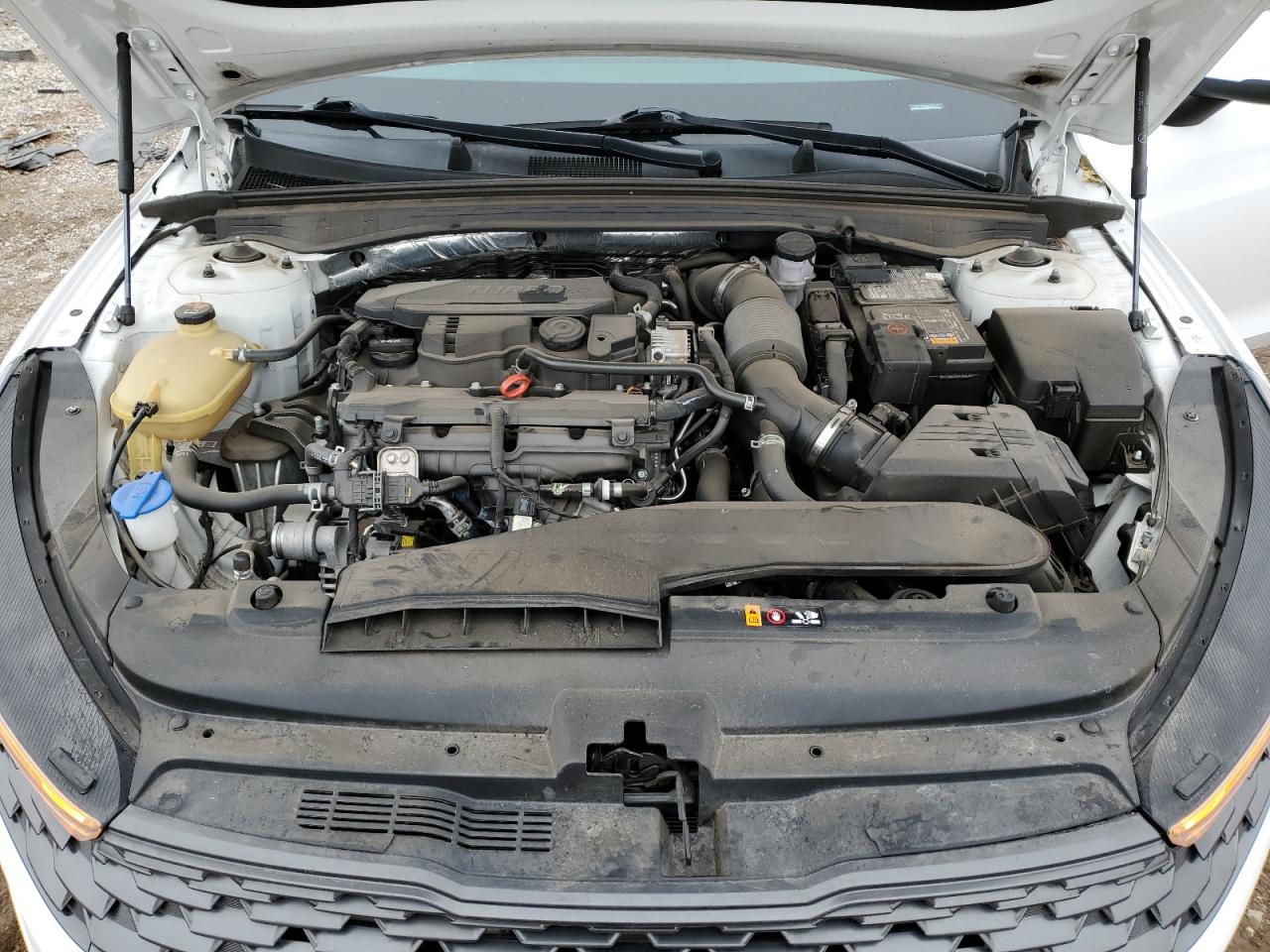 2022 Kia K5 - Image 12