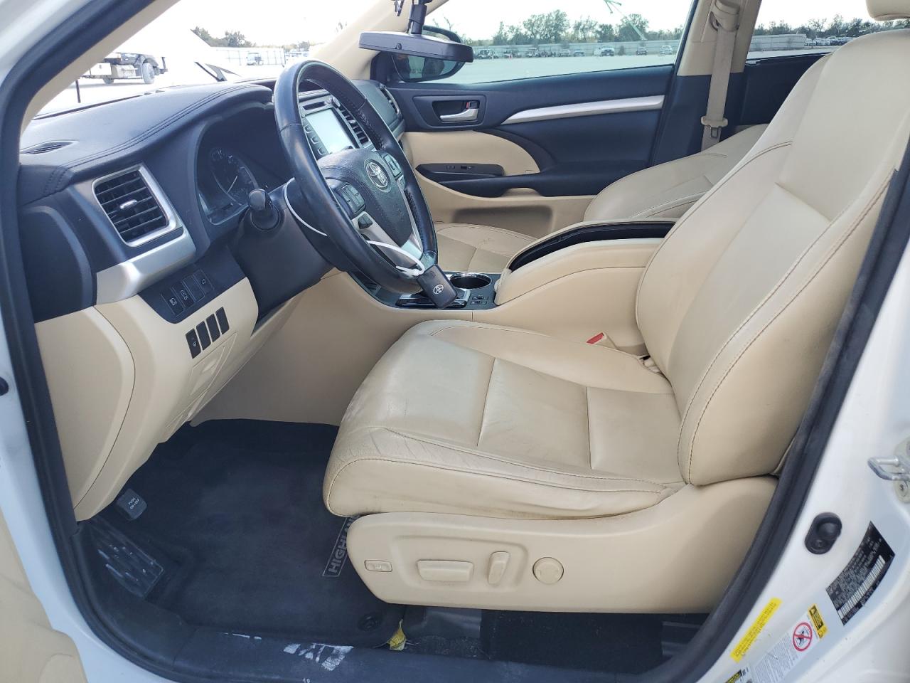 2017 Toyota Highlander - Image 7