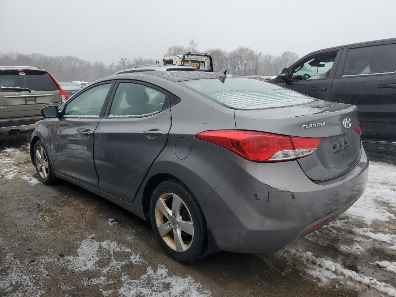 2013 Hyundai Elantra - Image 2