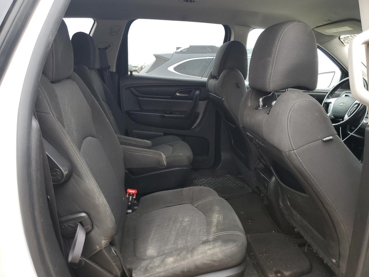 2015 Chevrolet Traverse - Image 11