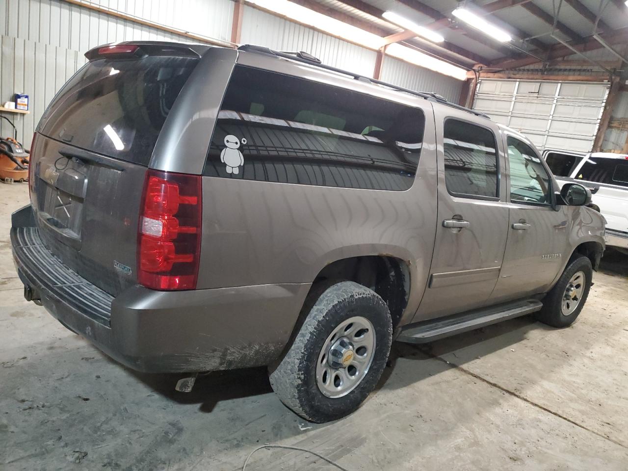 2011 Chevrolet Suburban - Image 3