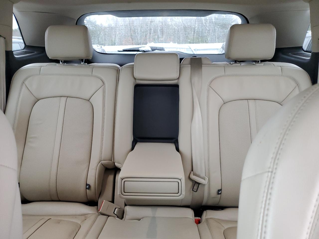 2017 Lincoln MKX - Image 10