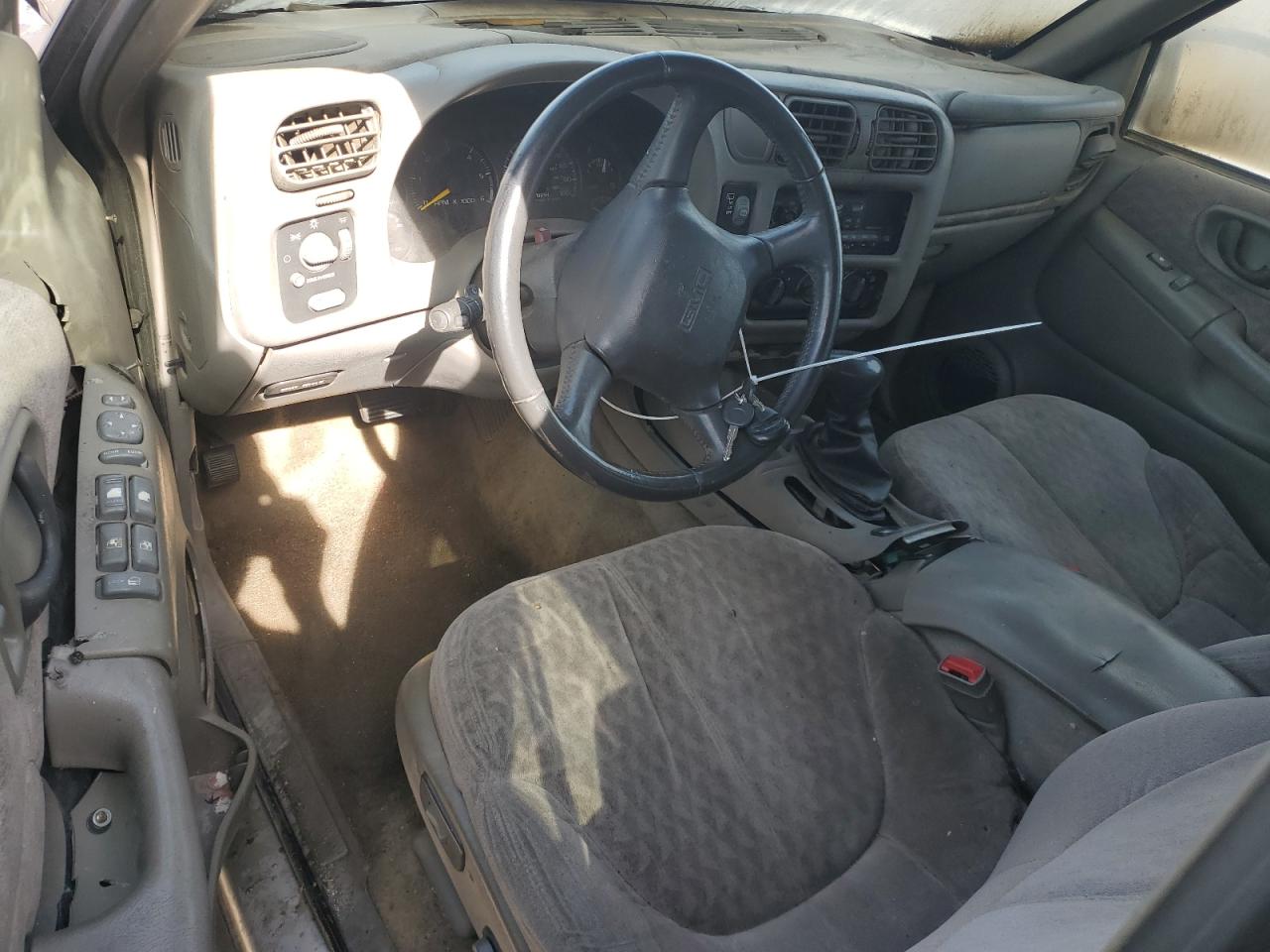 2000 GMC Jimmy - Image 8