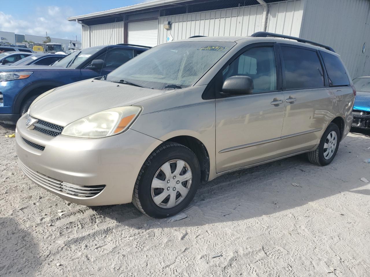 2004 Toyota Sienna - Image 1
