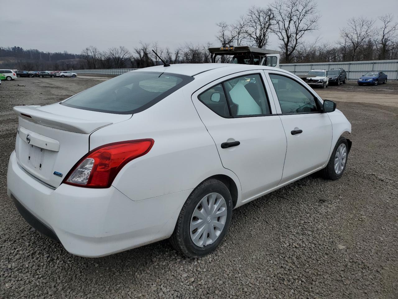 2015 Nissan Versa - Image 3