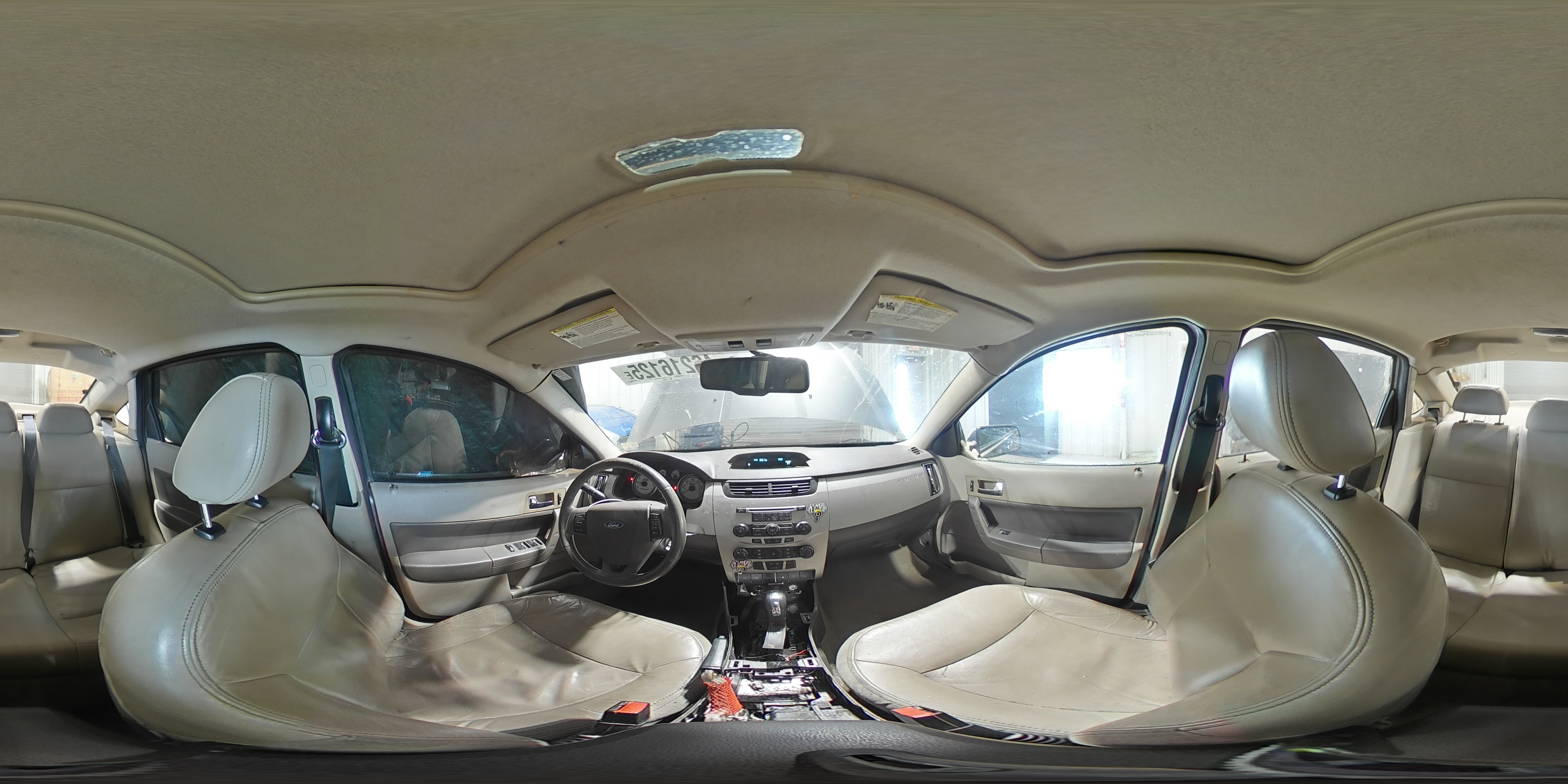 2010 Ford Focus - Image 12