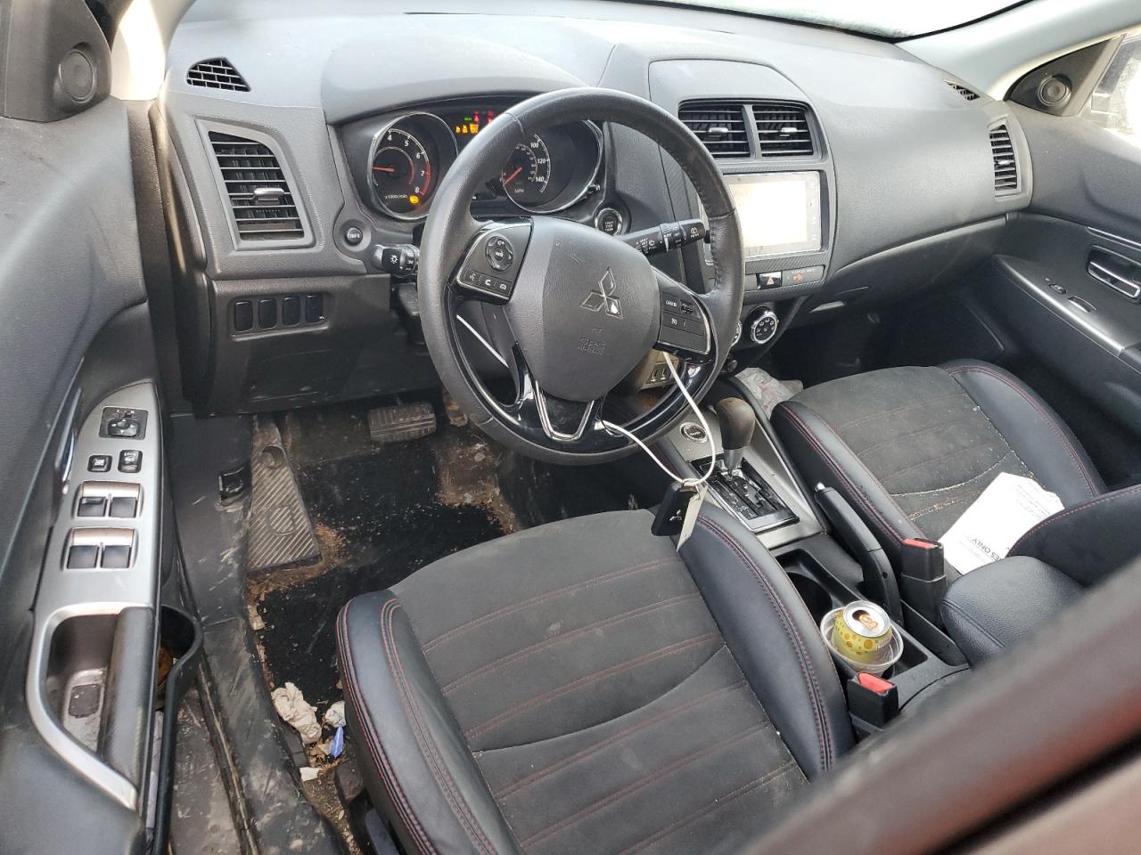 2018 Mitsubishi Outlander - Image 8
