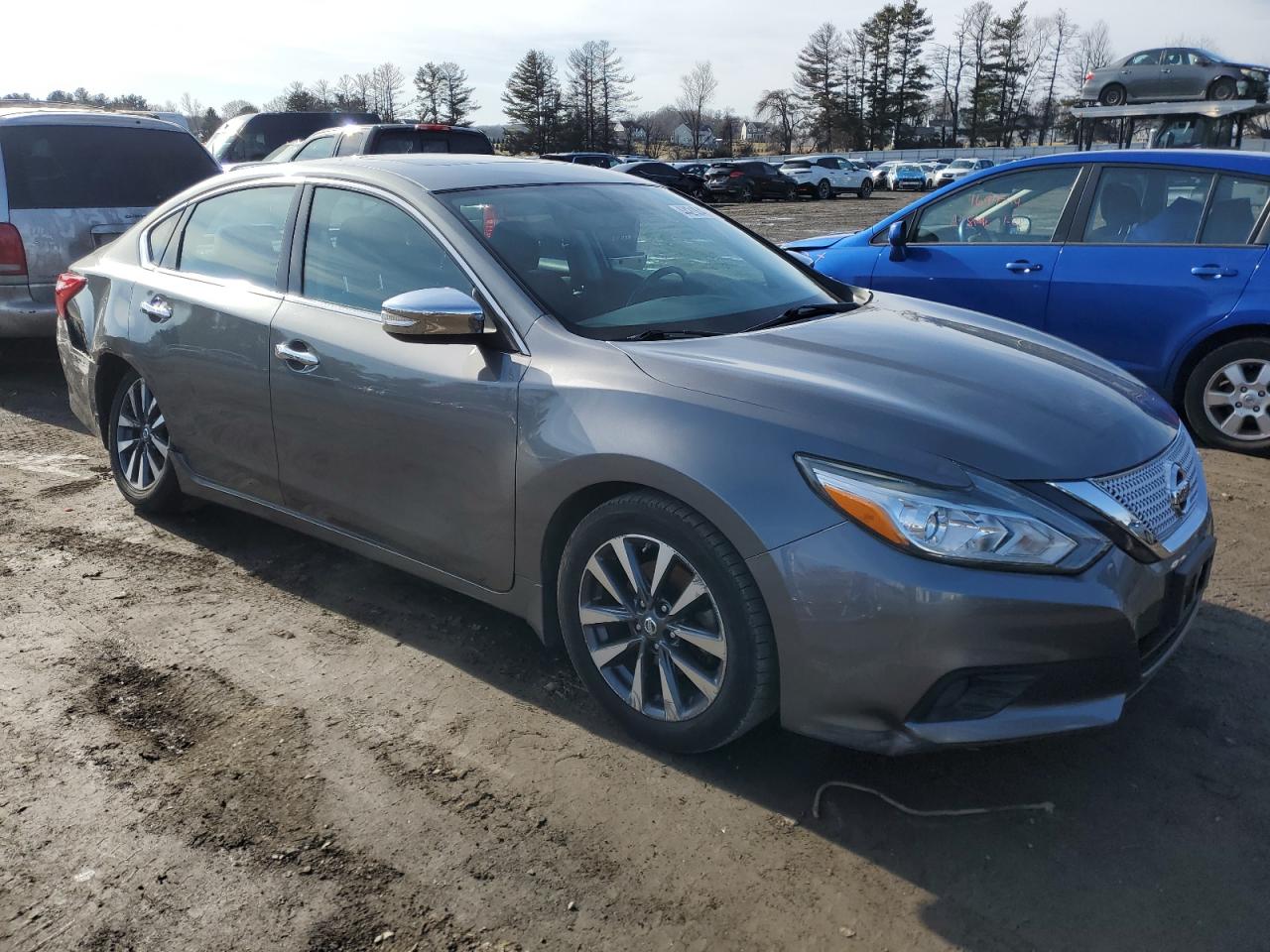2017 Nissan Altima - Image 4