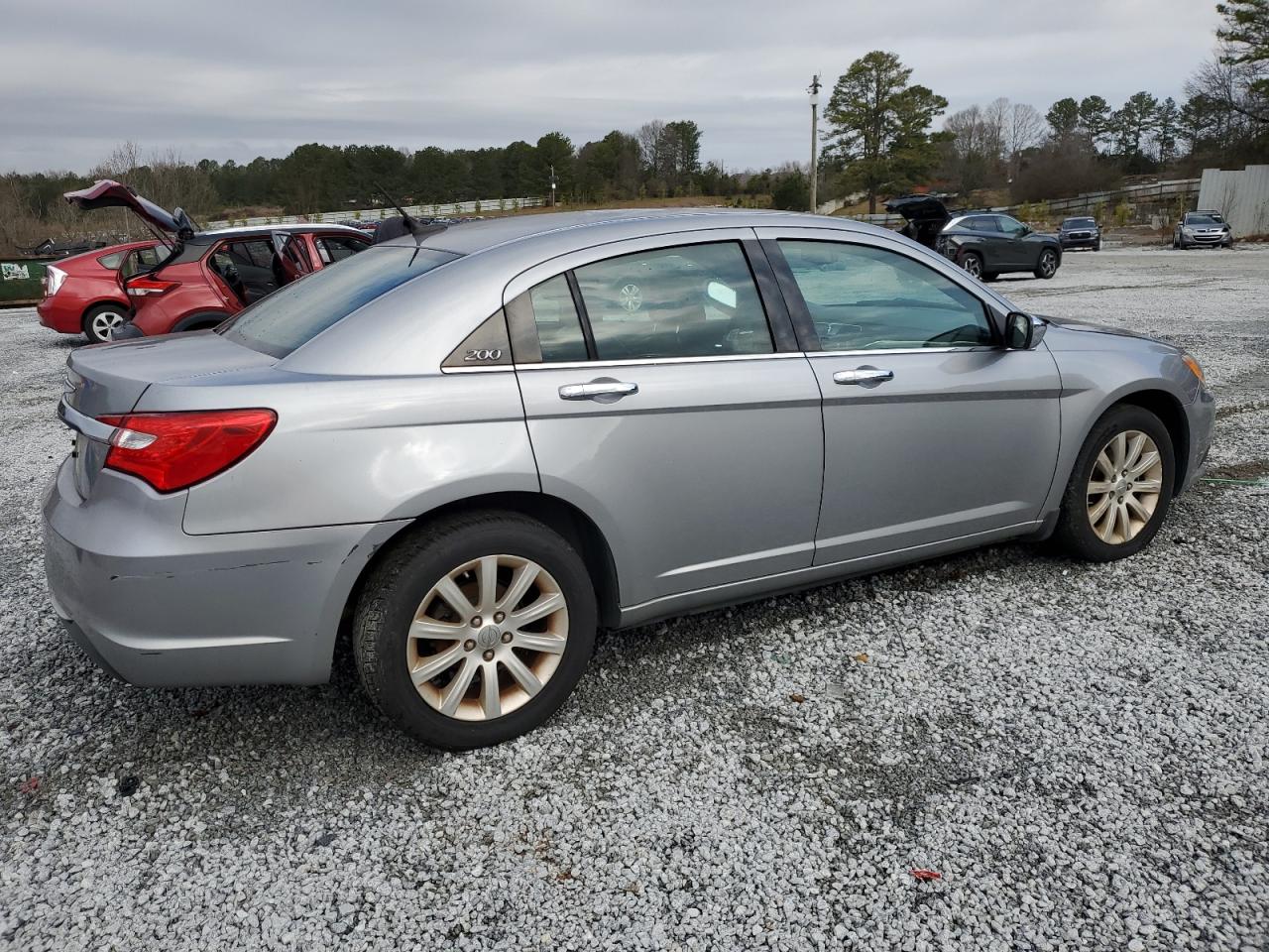 2014 Chrysler 200 - Image 3