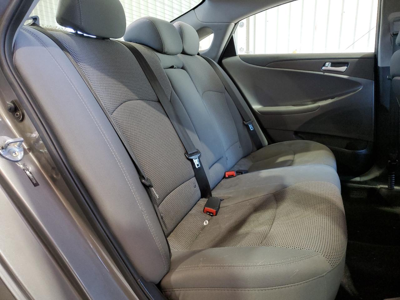 2014 Hyundai Sonata - Image 10