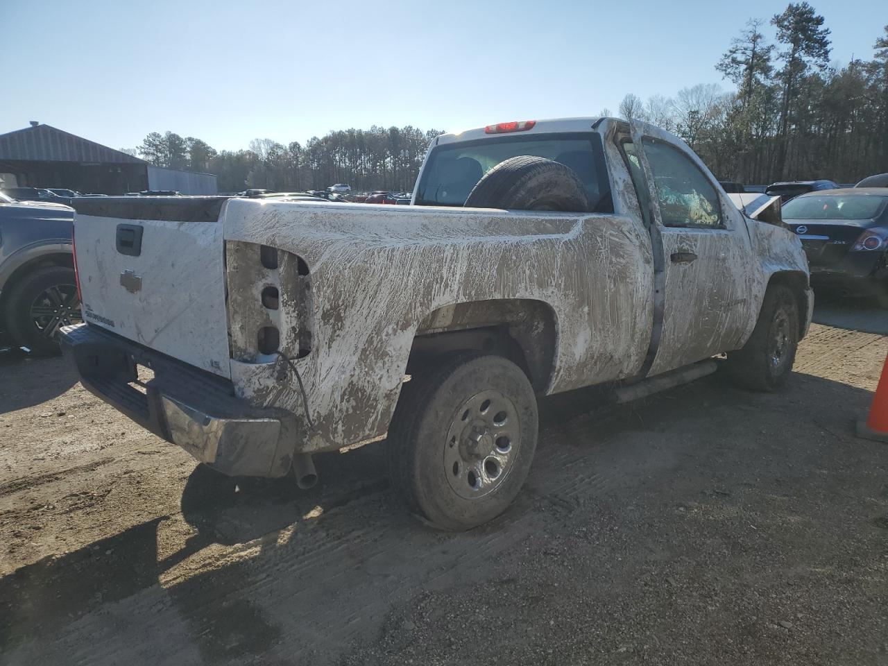 2011 Chevrolet Silverado - Image 3