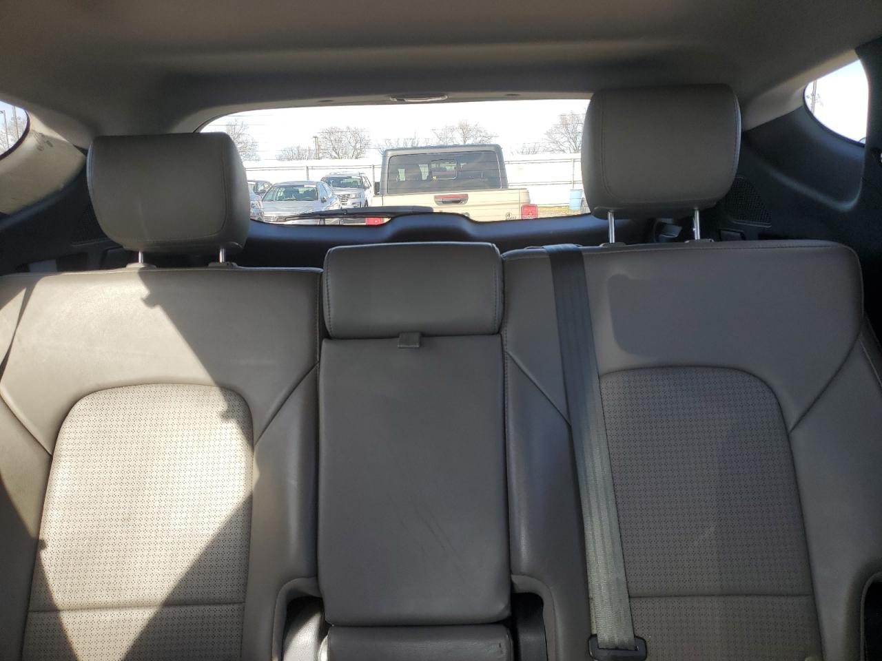 2014 Hyundai Santa Fe - Image 10