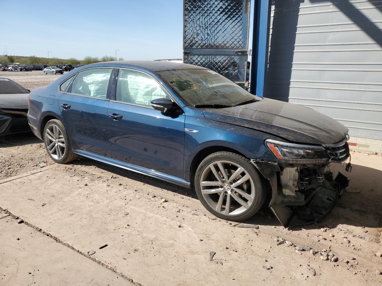2018 Volkswagen Passat - Image 4