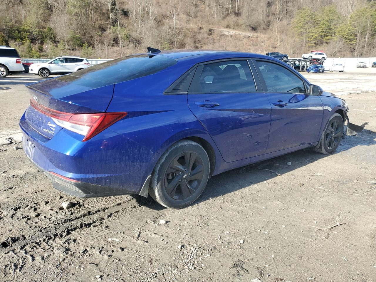2023 Hyundai Elantra - Image 3