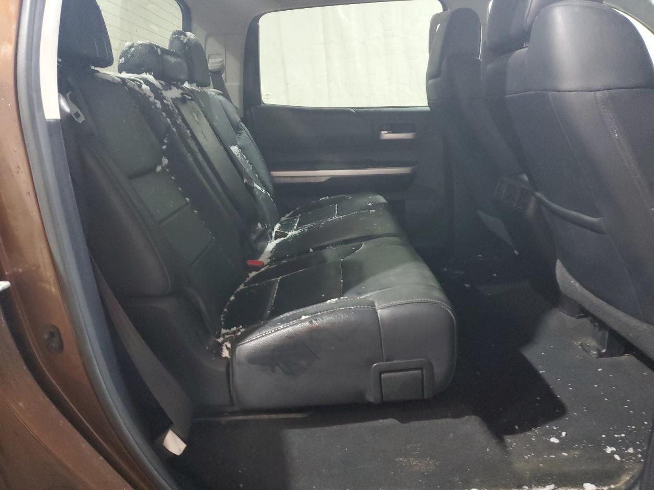 2014 Toyota Tundra - Image 10