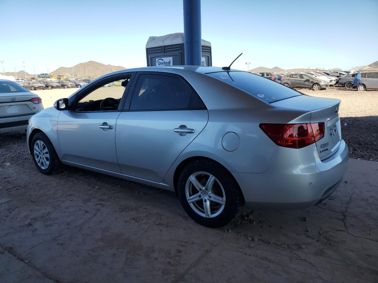 2010 Kia Forte - Image 2