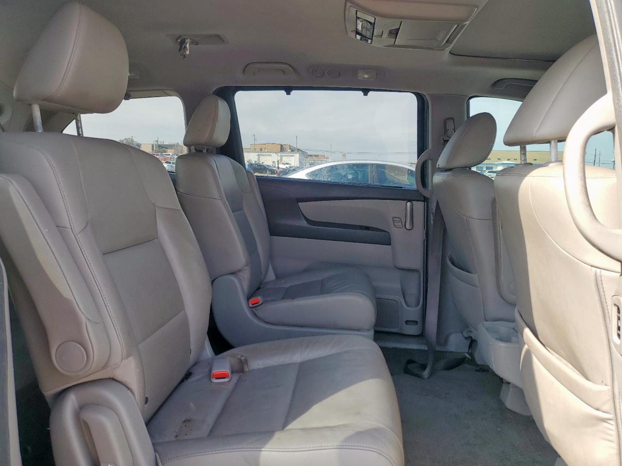 2013 Honda Odyssey - Image 11