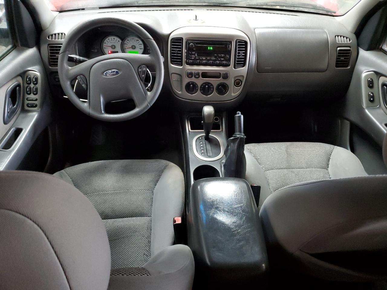 2005 Ford Escape - Image 8