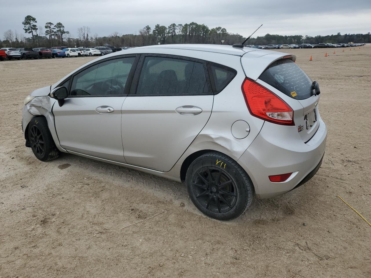 2013 Ford Fiesta - Image 2