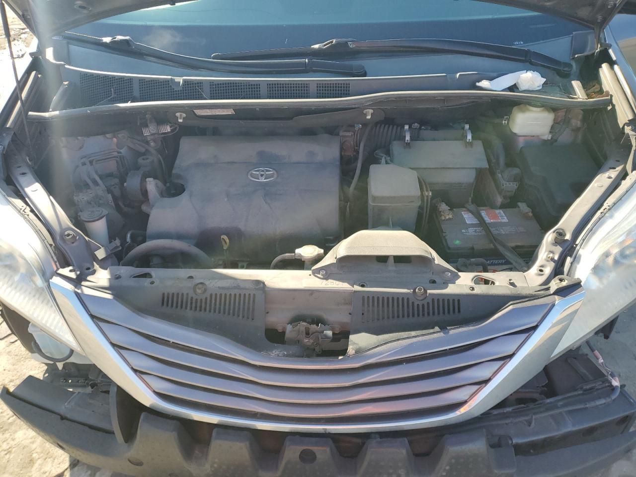 2016 Toyota Sienna - Image 12