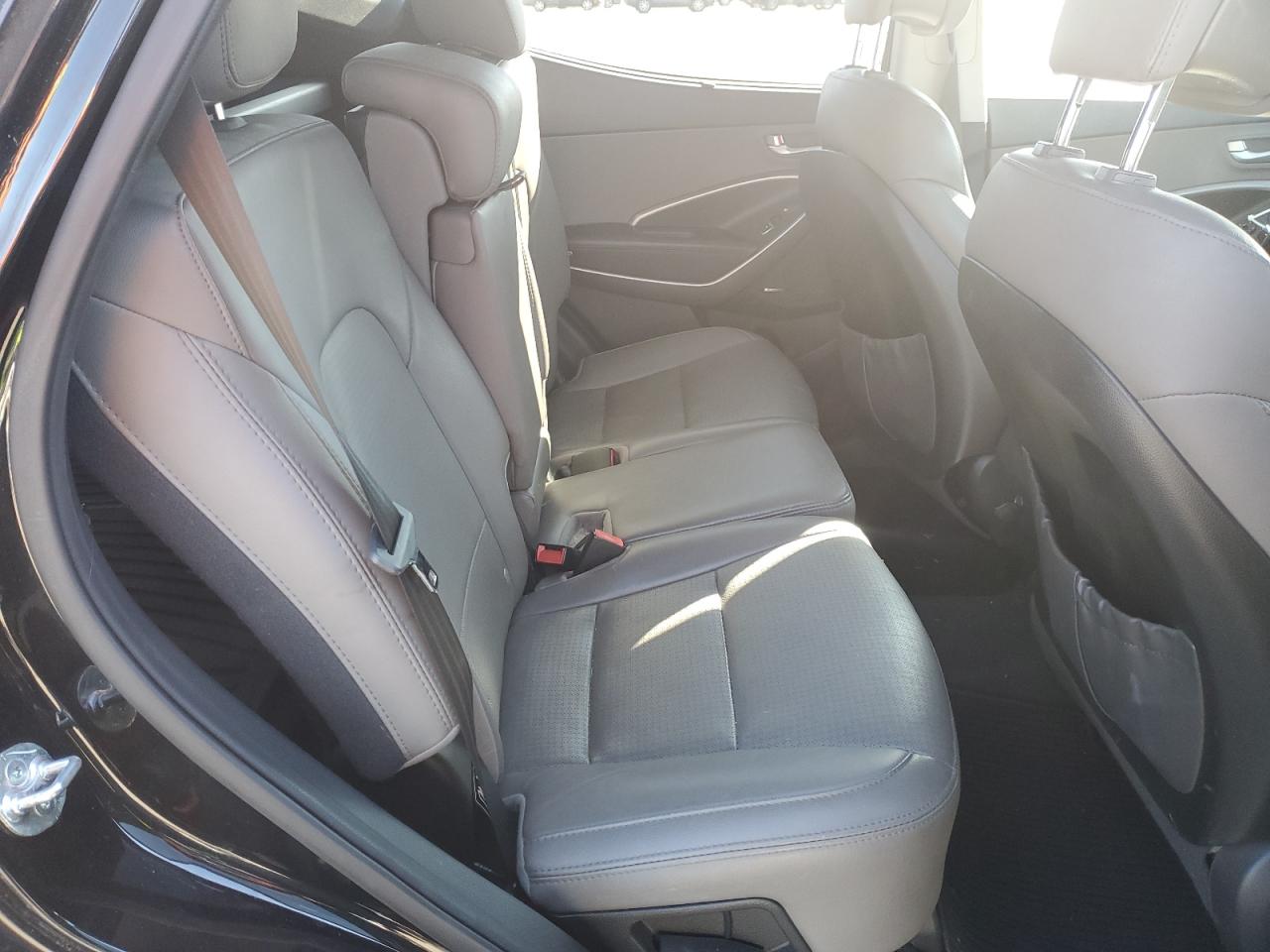 2015 Hyundai Santa Fe - Image 11
