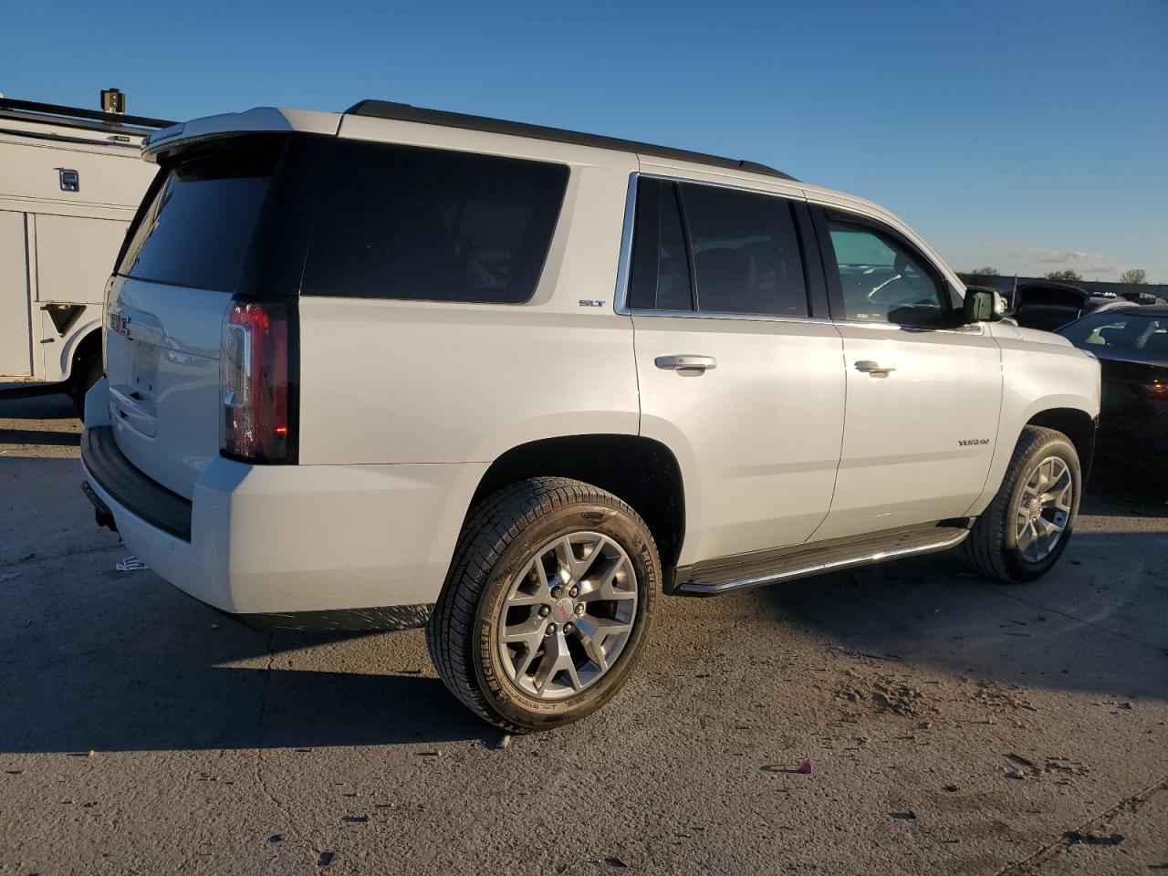 2016 GMC Yukon - Image 3