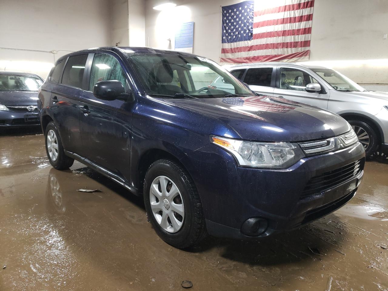 2014 Mitsubishi Outlander - Image 4