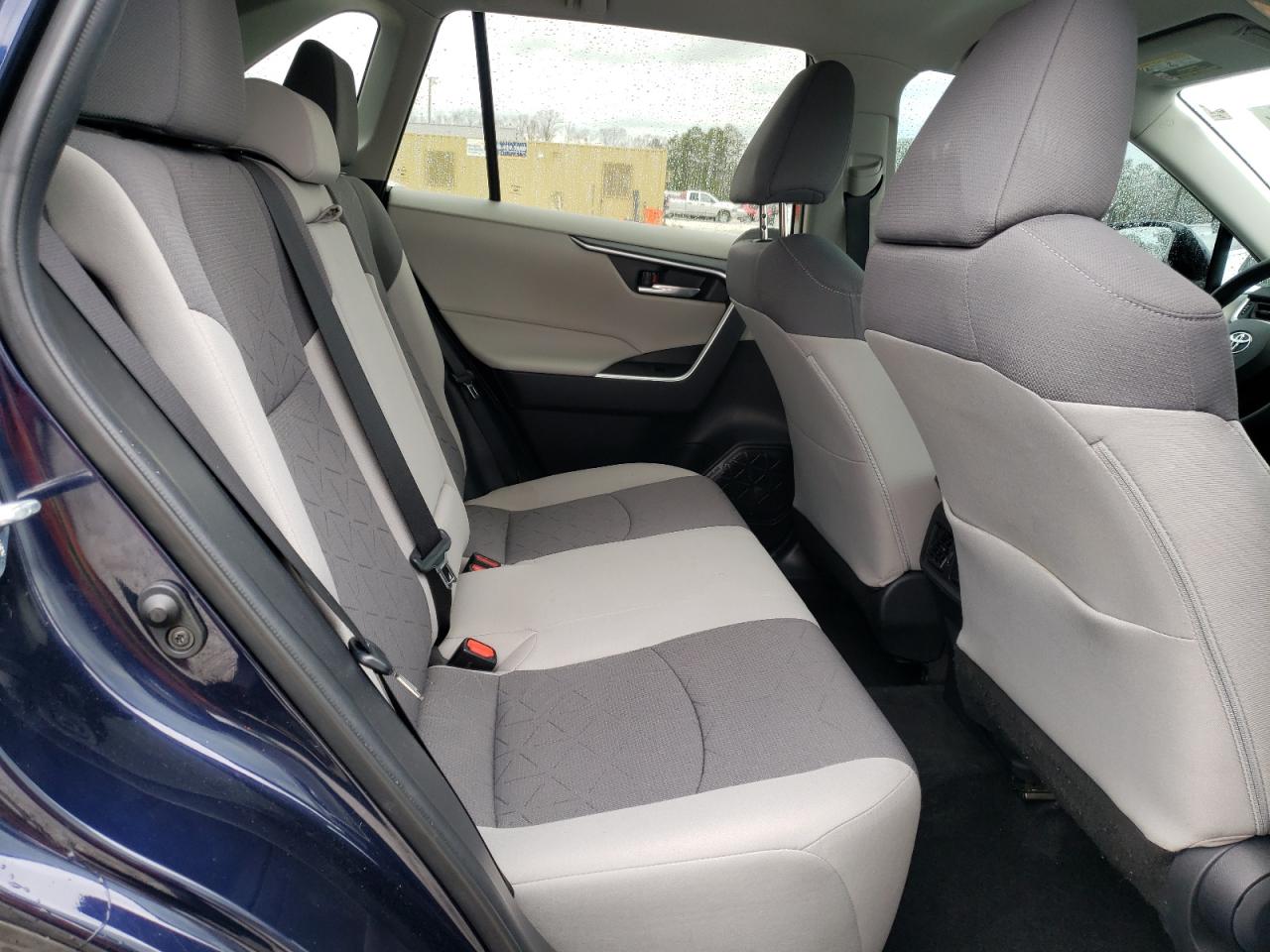 2021 Toyota RAV 4 - Image 11