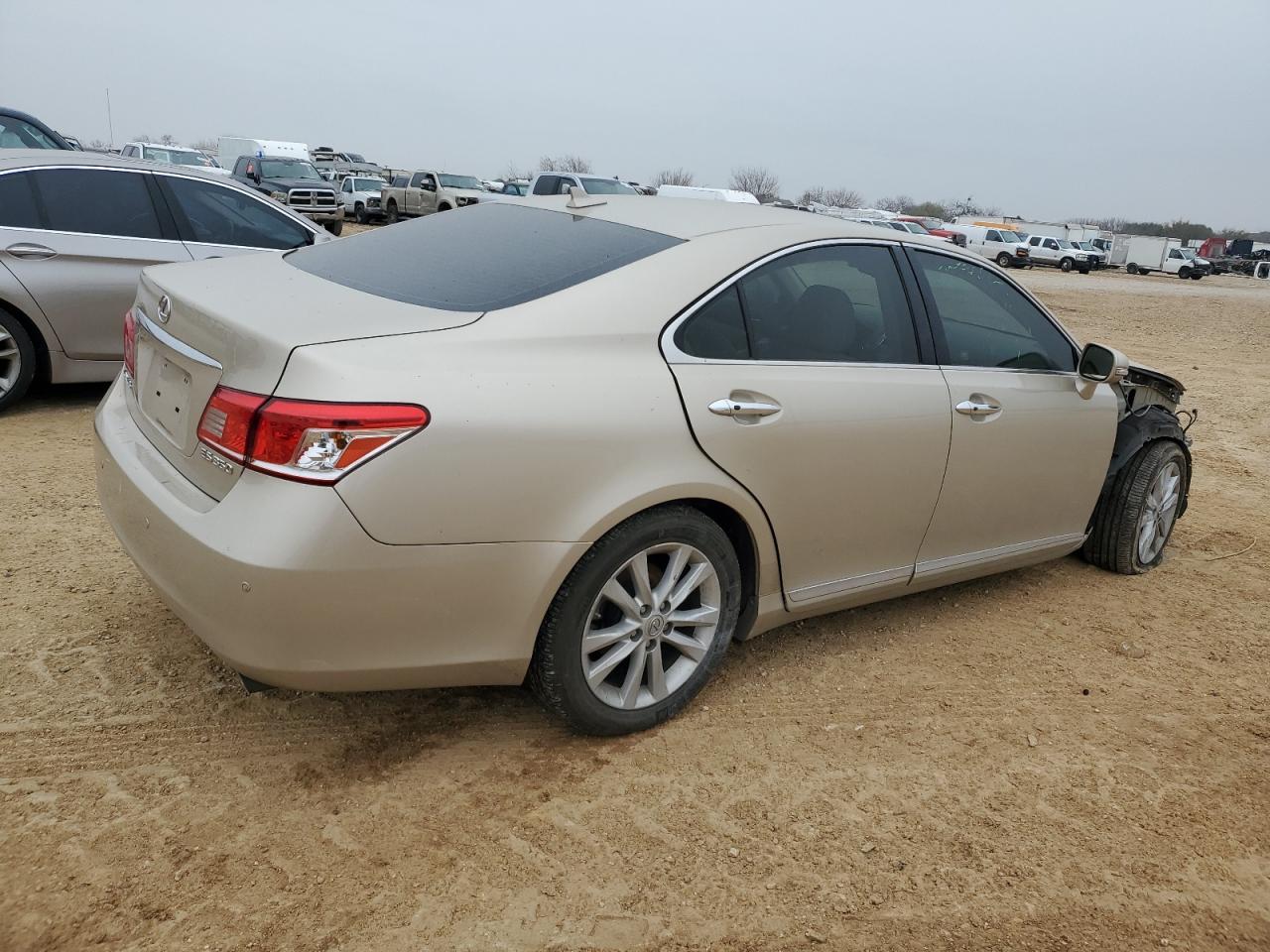 2010 Lexus ES - Image 3