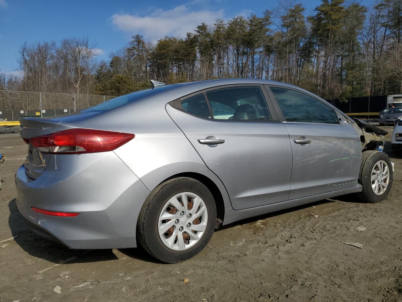2017 Hyundai Elantra - Image 3