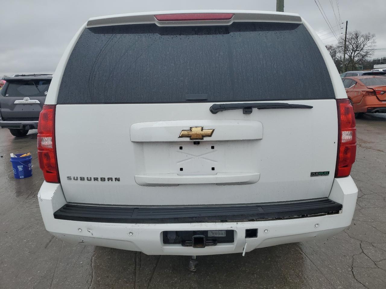 2011 Chevrolet Suburban - Image 6