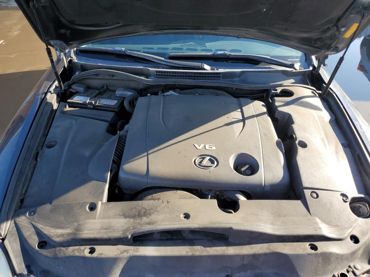 2008 Lexus IS - Image 13