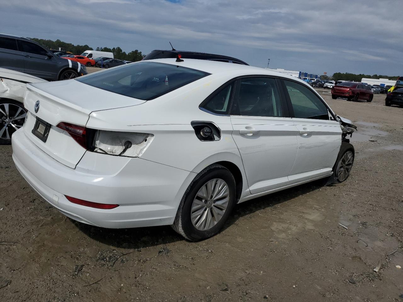 2019 Volkswagen Jetta - Image 3