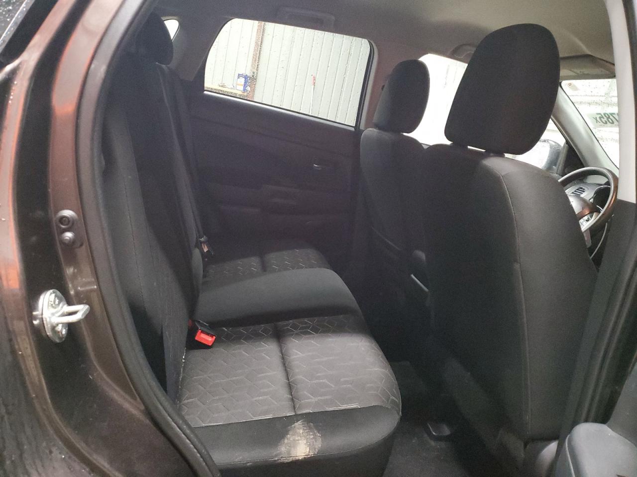2021 Mitsubishi Outlander - Image 11