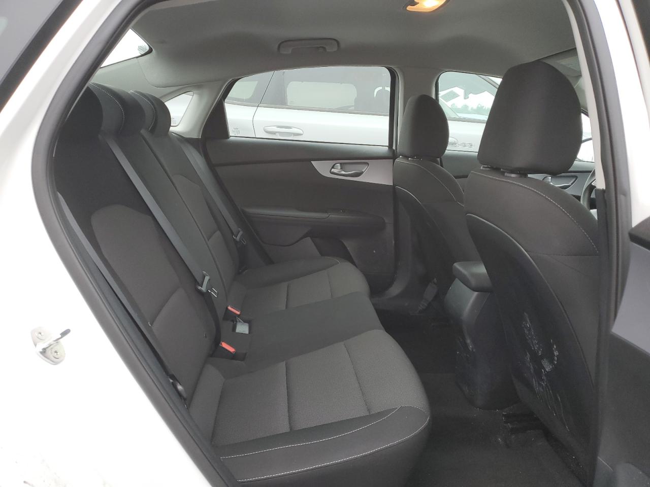 2024 Kia Forte - Image 10