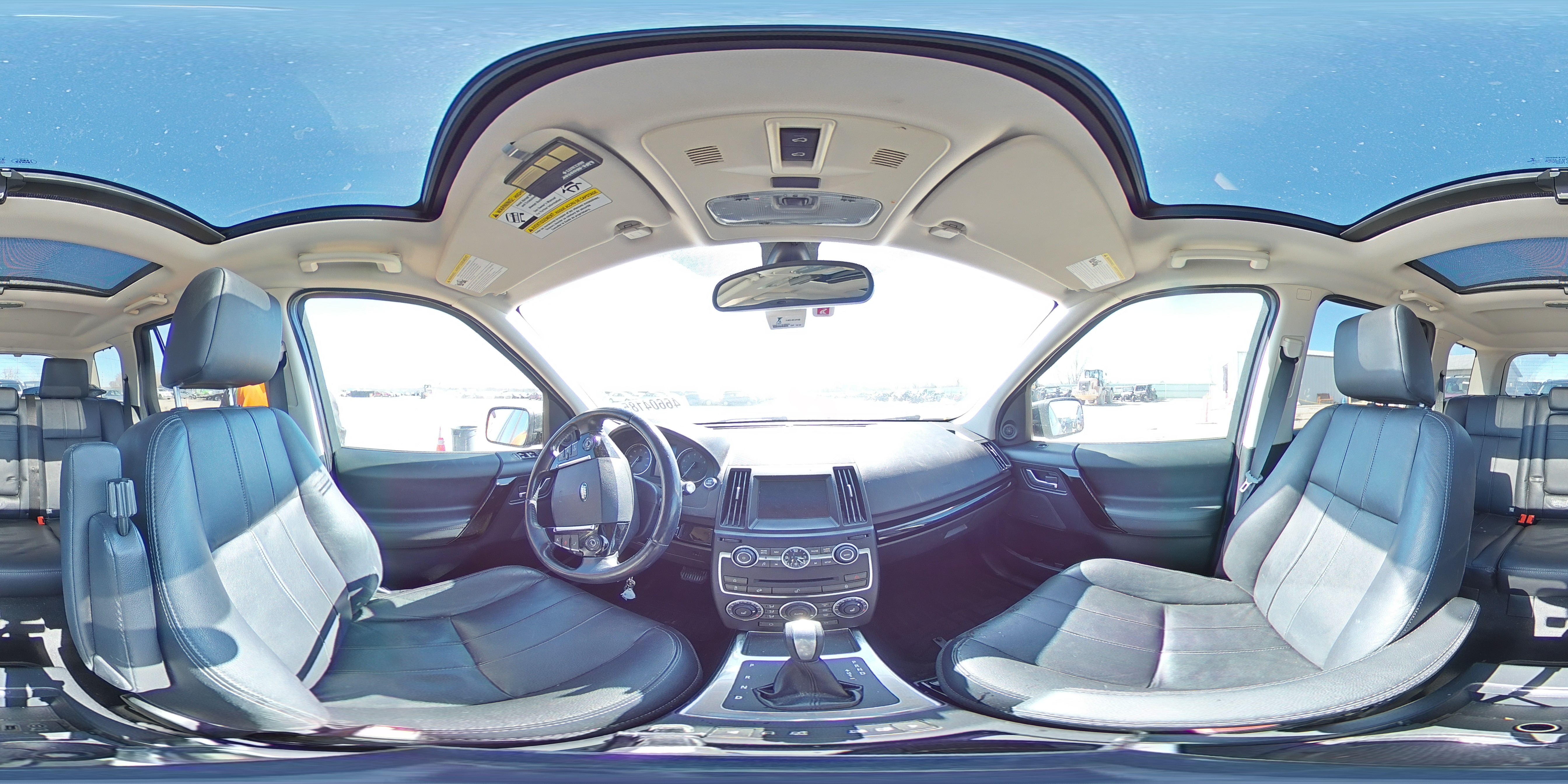2013 Land Rover LR2 - Image 15
