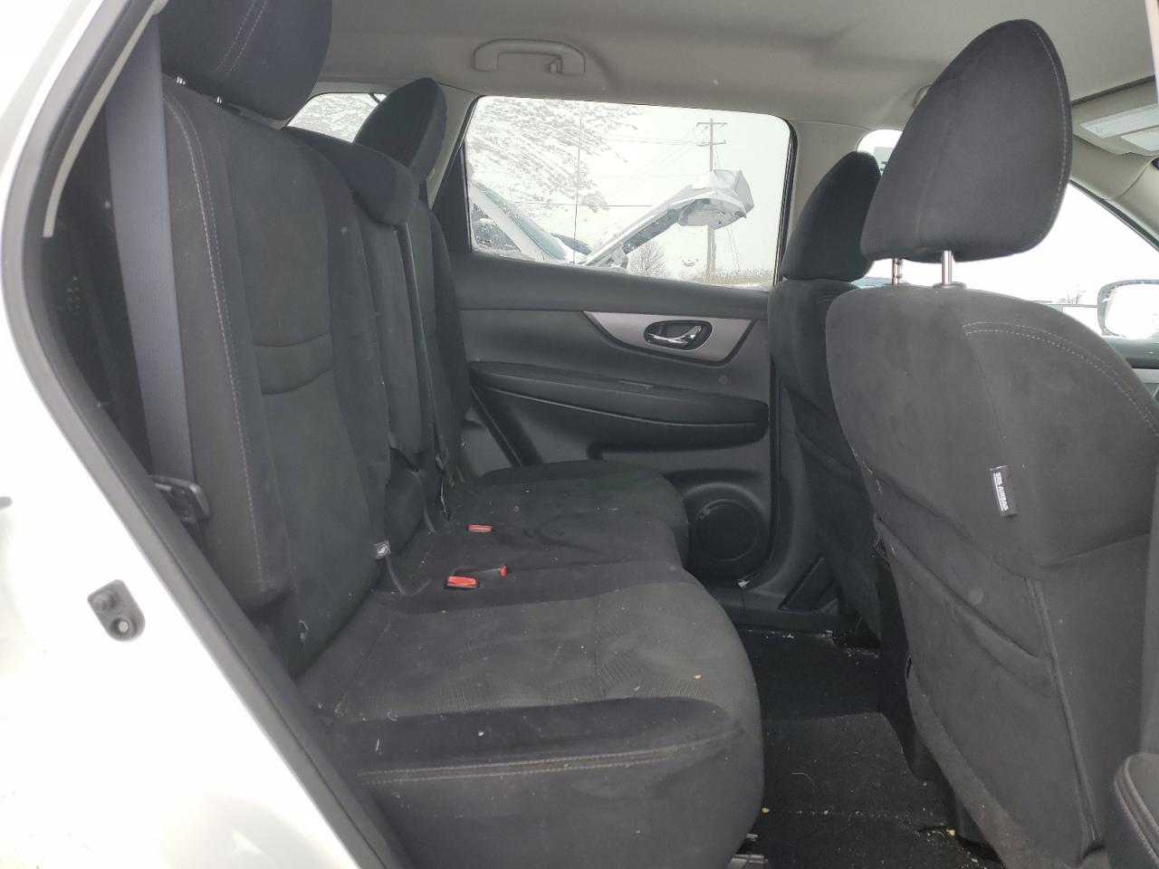2016 Nissan Rogue - Image 11