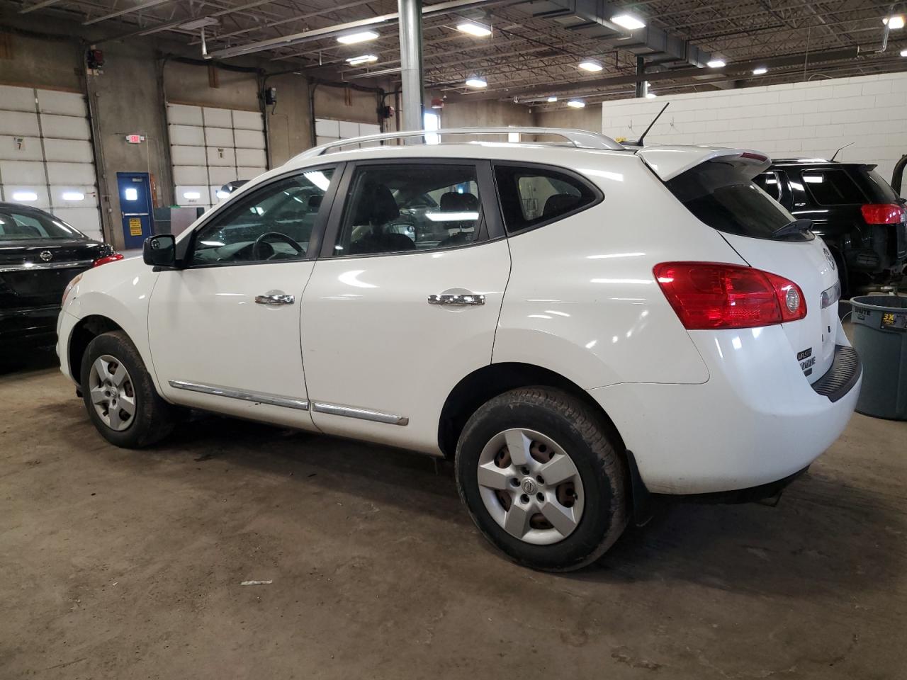 2014 Nissan Rogue - Image 2