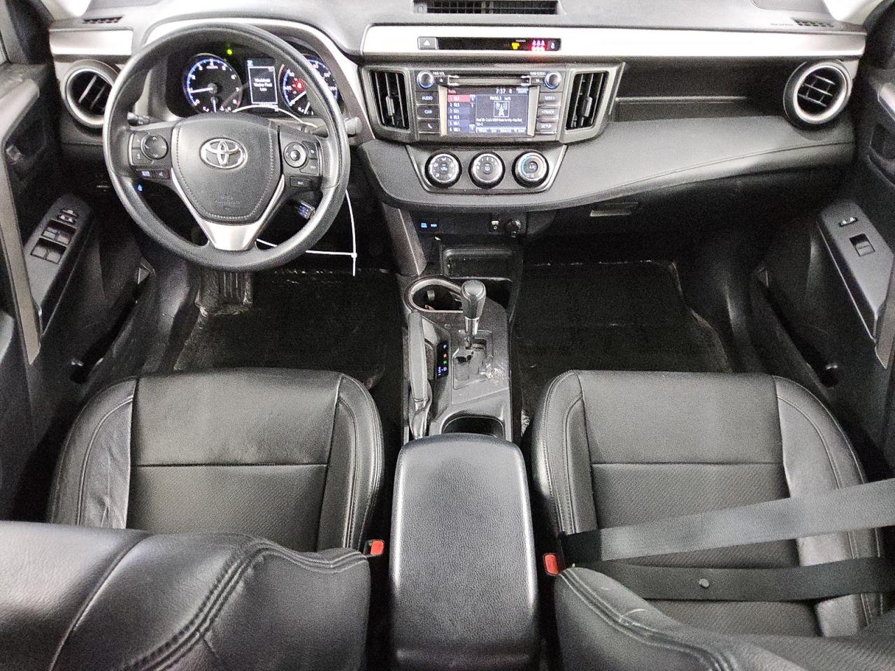 2017 Toyota RAV 4 - Image 8