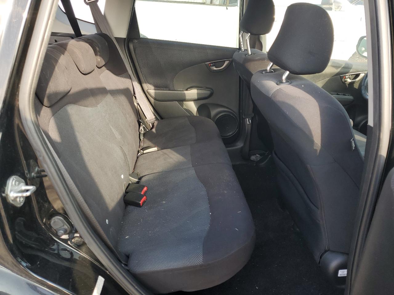 2010 Honda Fit - Image 10