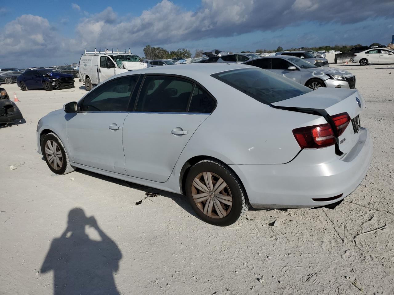 2017 Volkswagen Jetta - Image 2