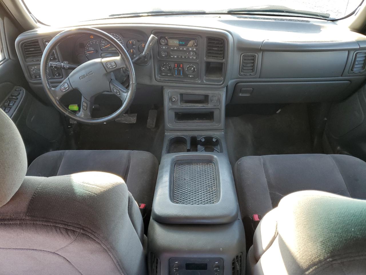 2005 GMC Sierra - Image 8