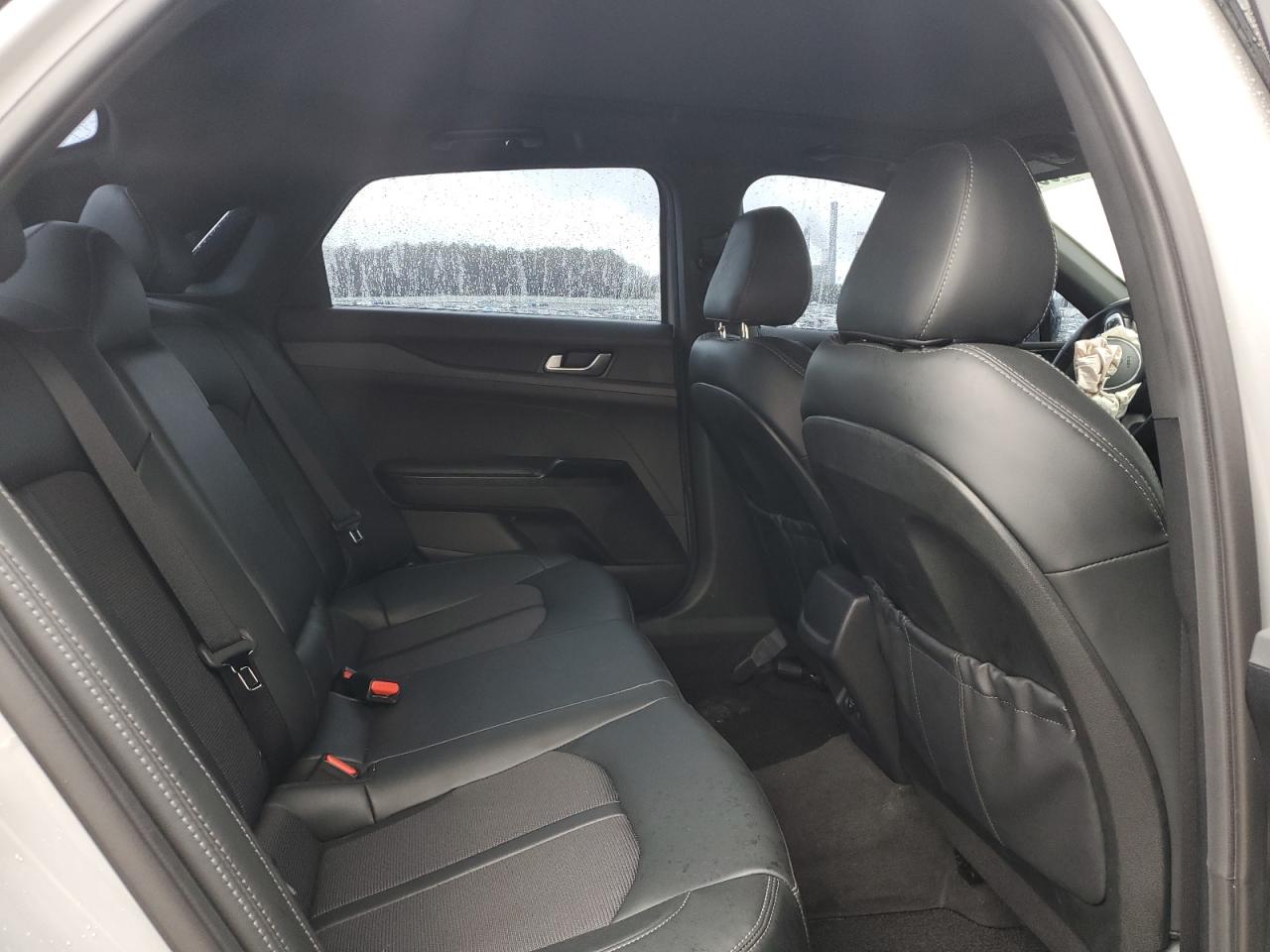 2023 Kia K5 - Image 10