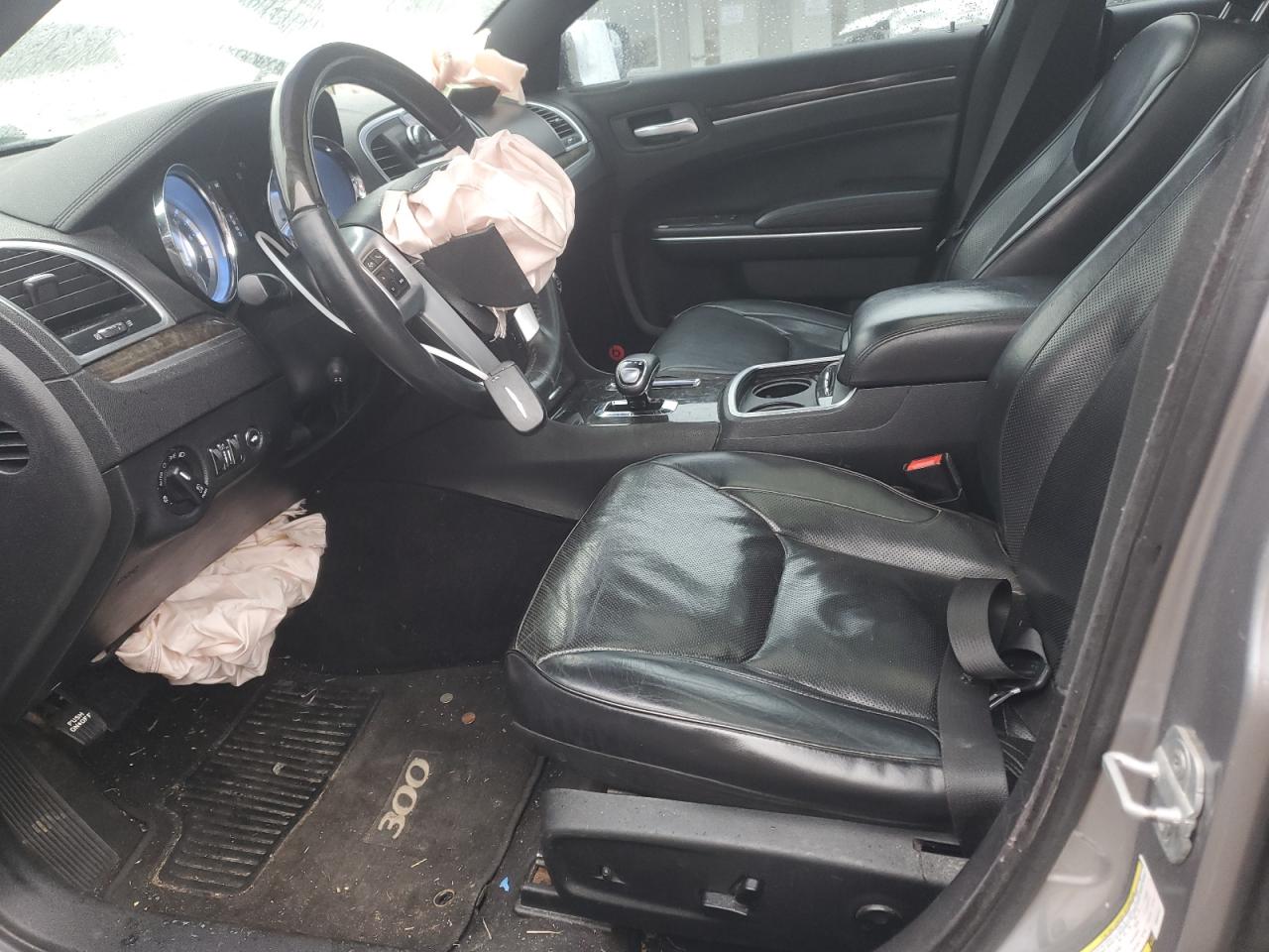 2013 Chrysler 300 - Image 7