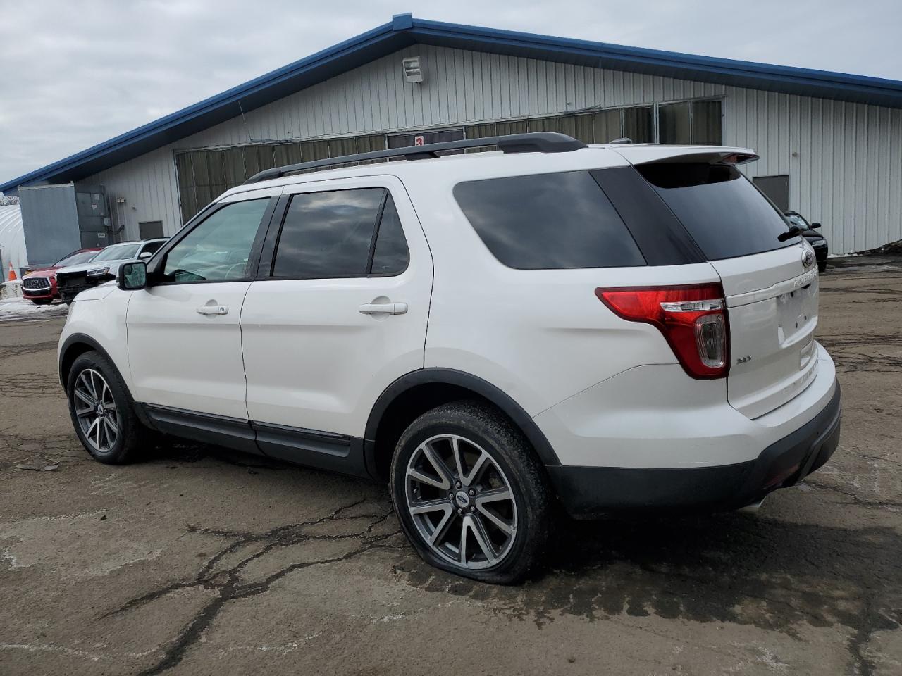 2015 Ford Explorer - Image 2