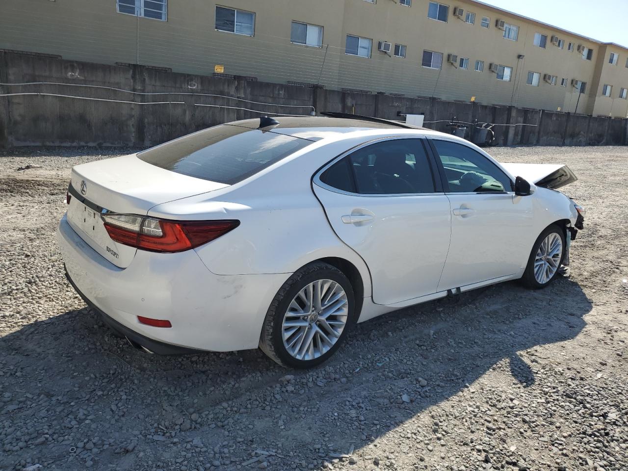 2018 Lexus ES - Image 3