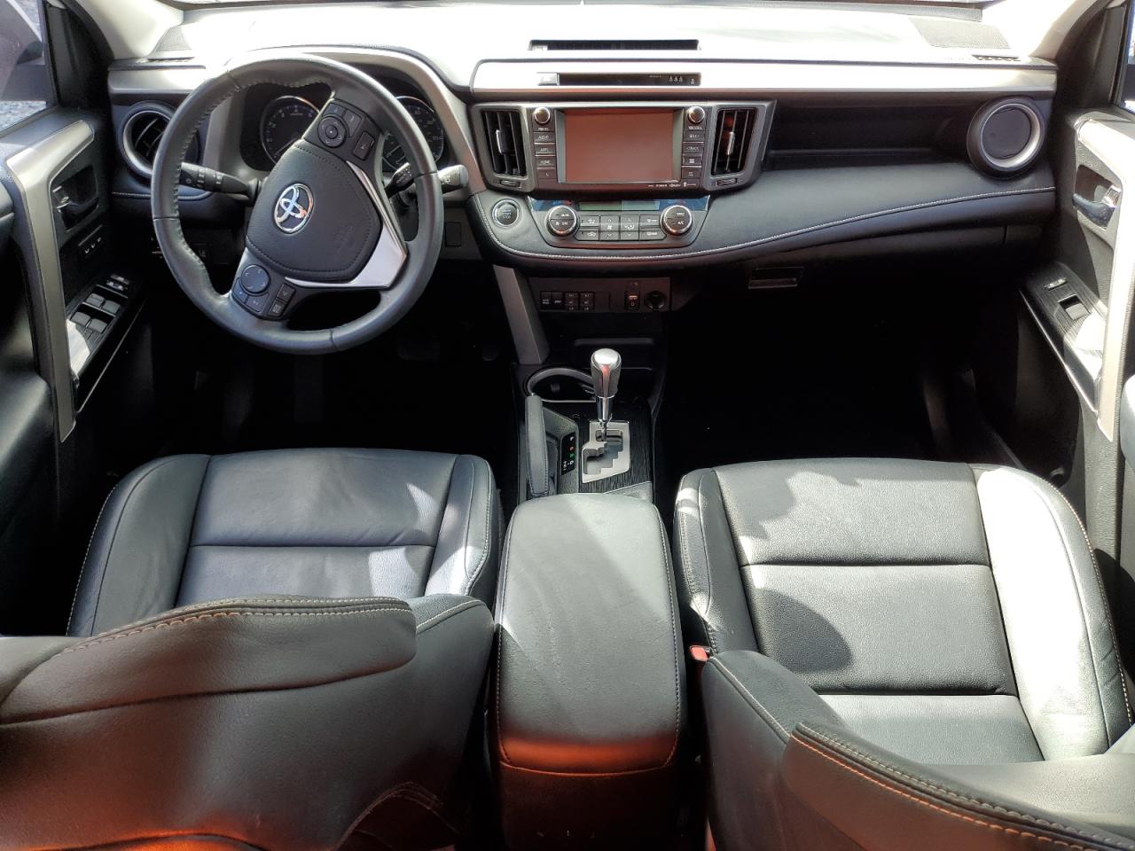 2017 Toyota RAV 4 - Image 8