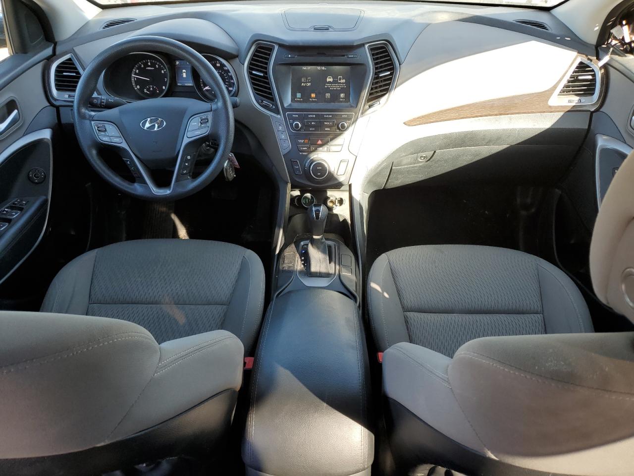 2017 Hyundai Santa Fe - Image 8